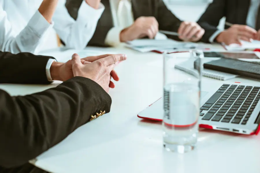 Creare sale riunioni e conferenze uniche: consigli e soluzioni per ambienti lavorativi di successo